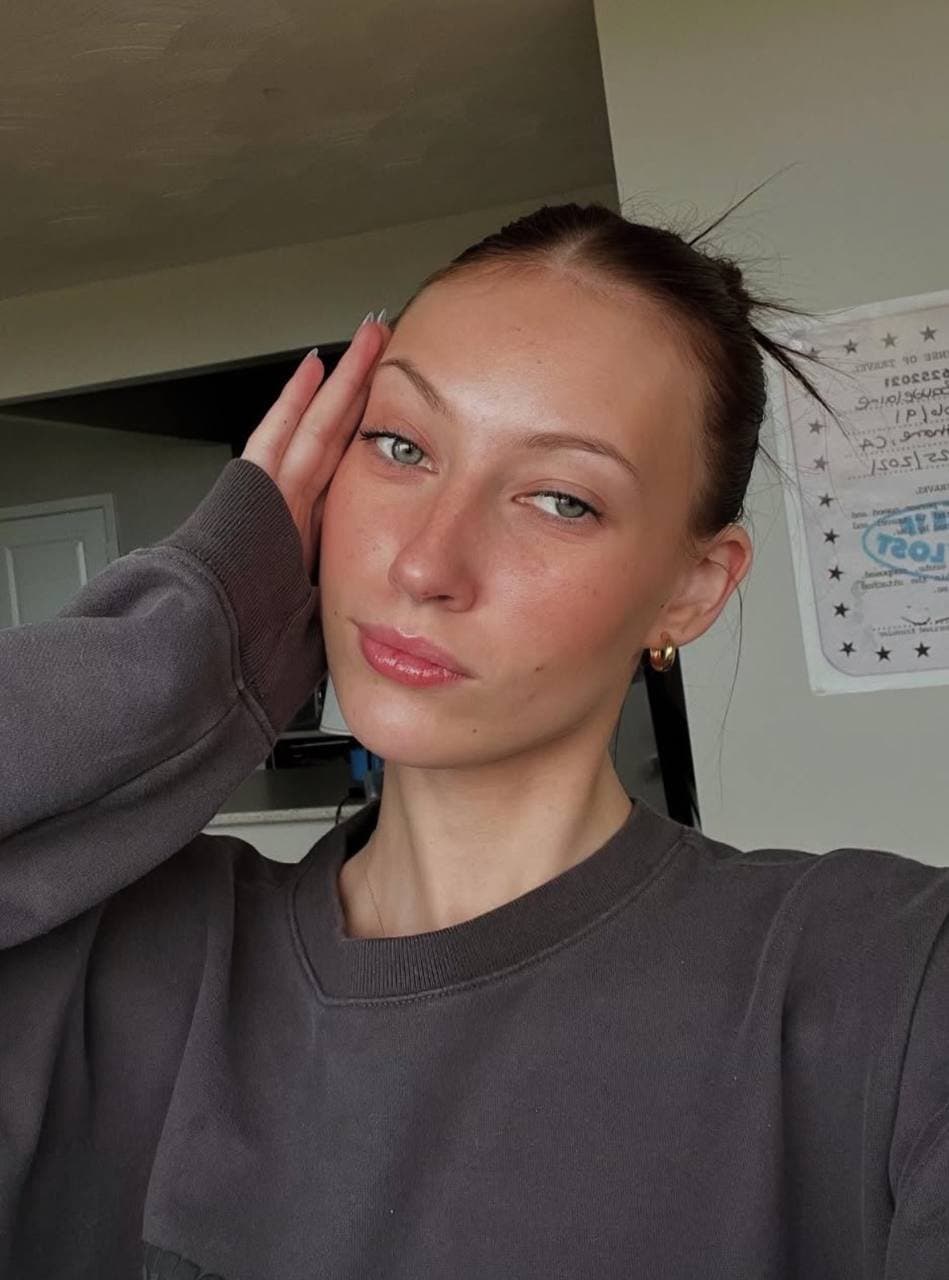 Just in case any BBCs missed pumping their cocks to my snowbunny cousin.