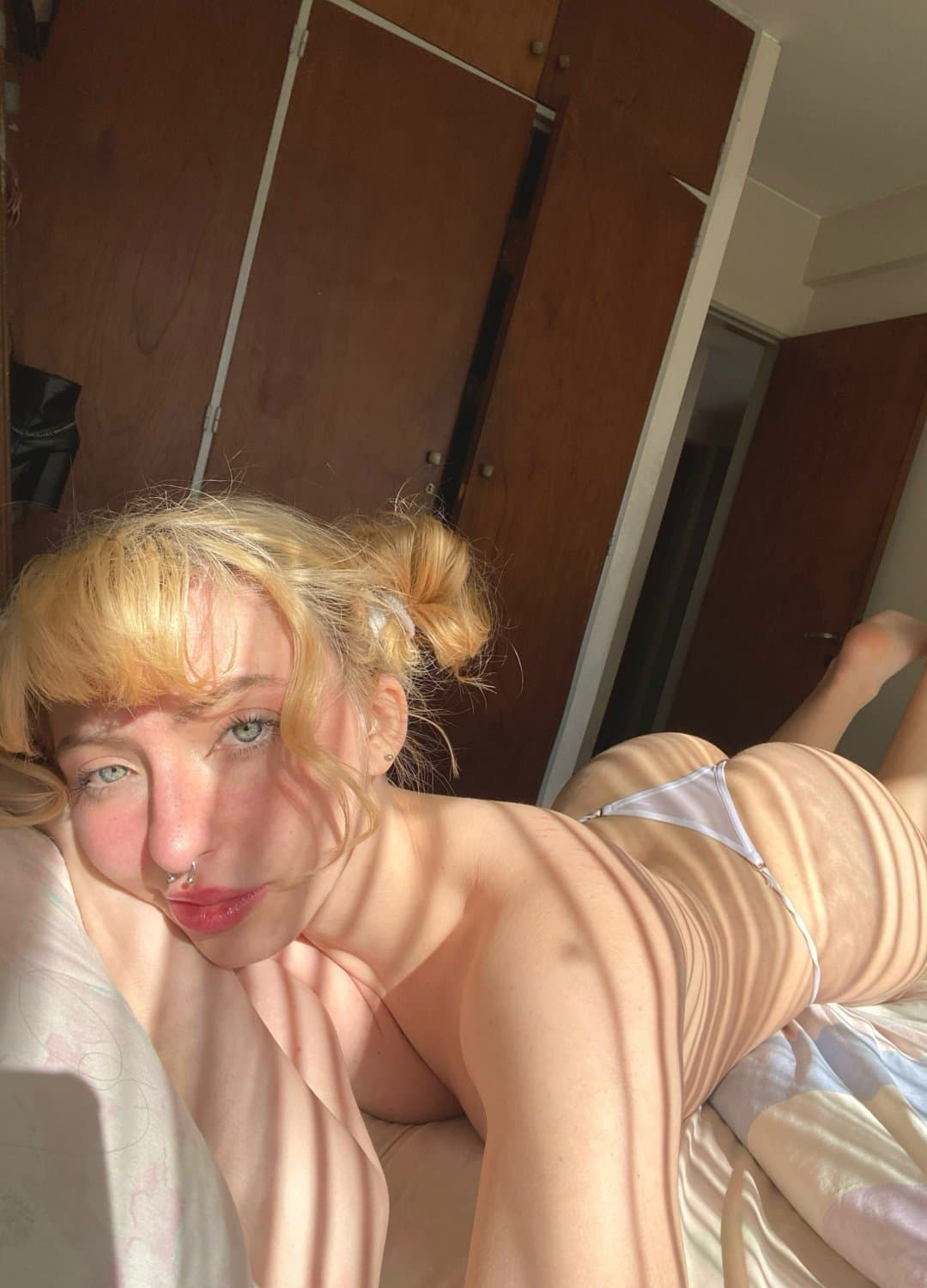 A good slut wakes up ready to fuck every morning!