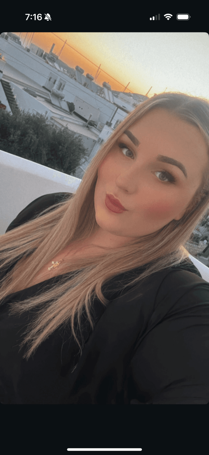 Kik fitfunseeker to discuss this blonde Aussie bbw and her fuckable face and DSLs. Tribs, edits, cap