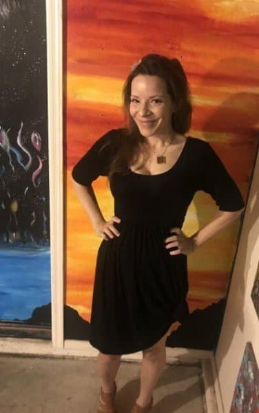 Here we have Alia showing off some very nice tits and ass in a very very old school mardi gras video