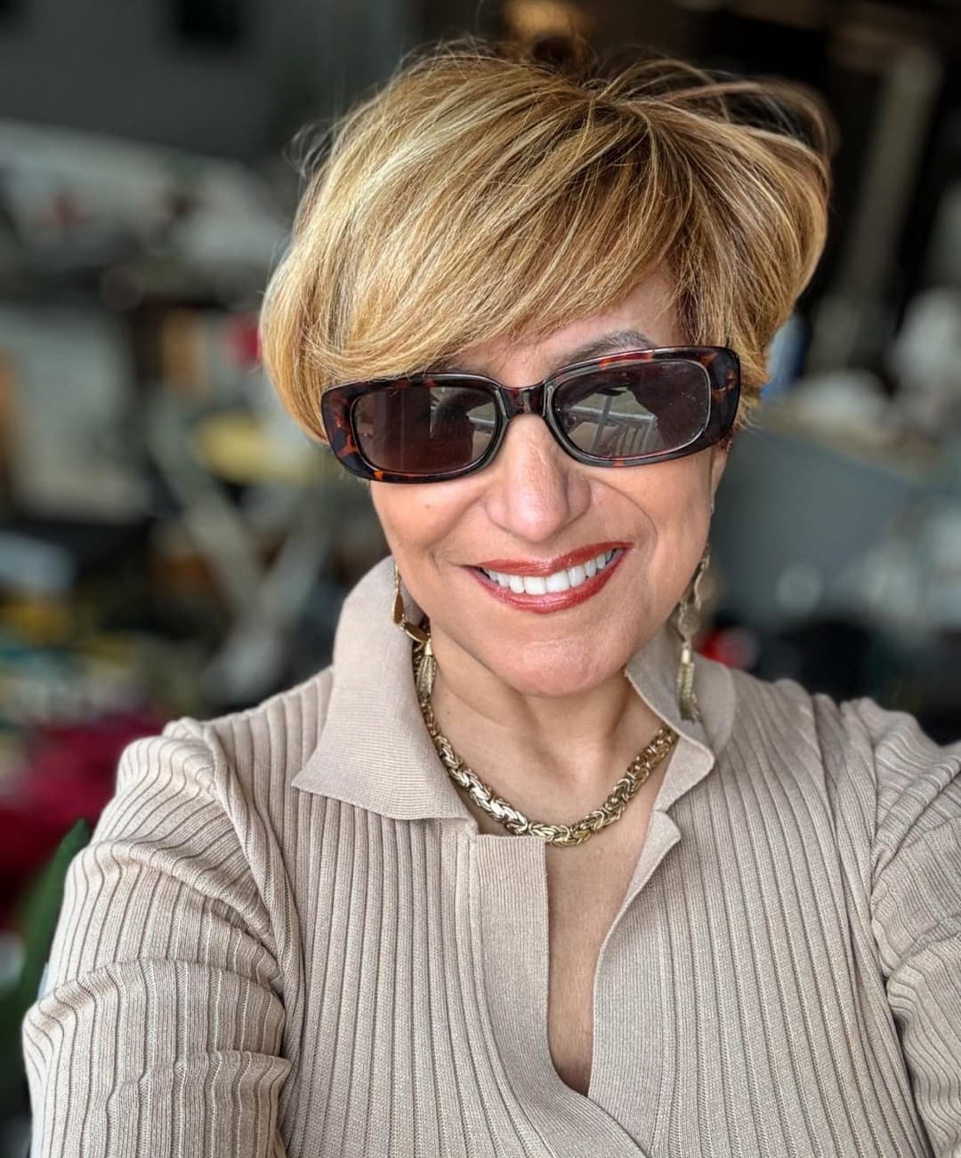 Thick Gilf flight attendant 3