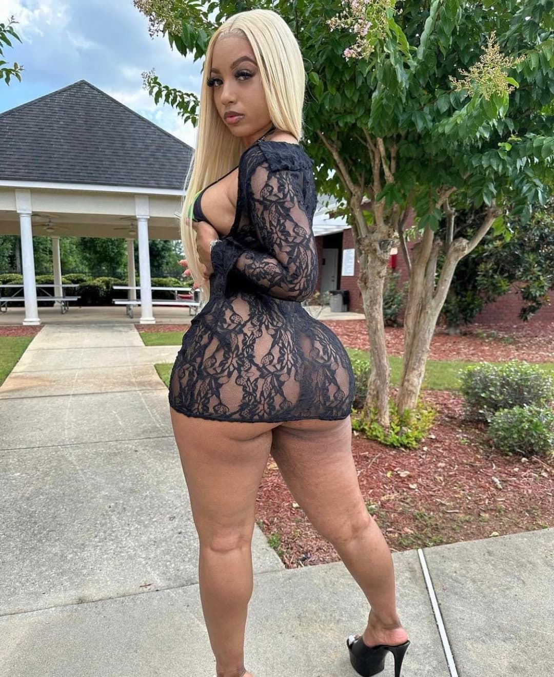 Big Ass Thot Shamayne G. New York Whore With Fat Ass Lil Pussy. Lil Thot In Public.