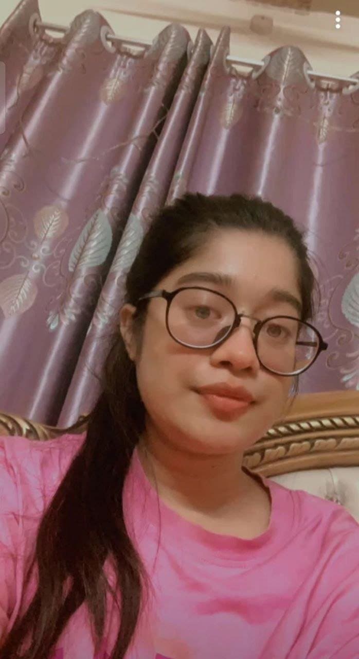 Desi Bangladeshi Cute GF Showing Rubbing Pussy