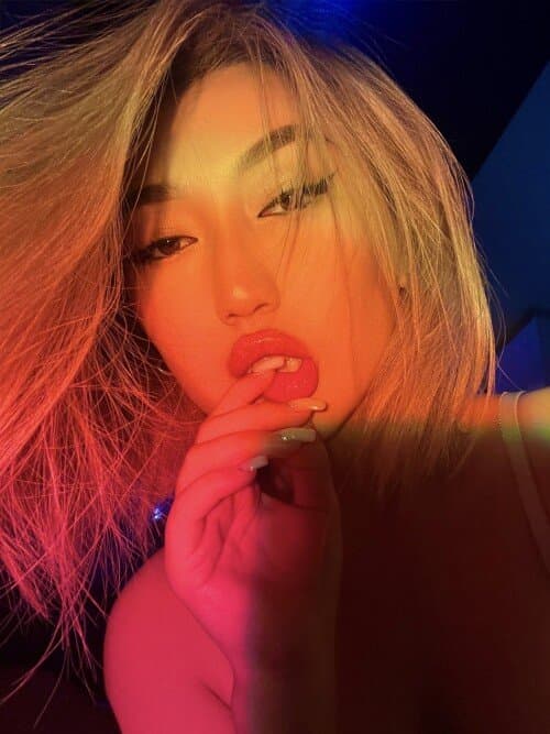 ASIAN AMATEUR LEAKS ABG SQUIRTING ON LIVESHOW BABE173