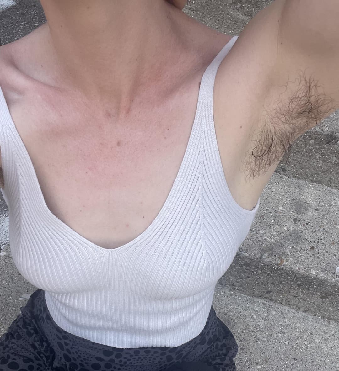 sweaty hairy armpits chic