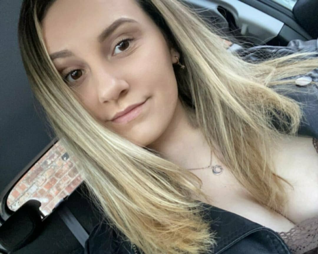 Pretty amateur can self fist