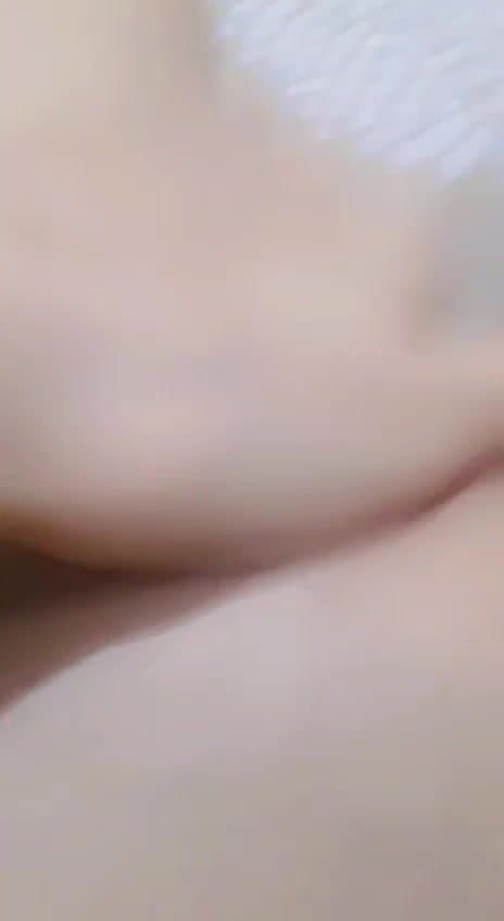 Virgin Egyptian girl masturbating