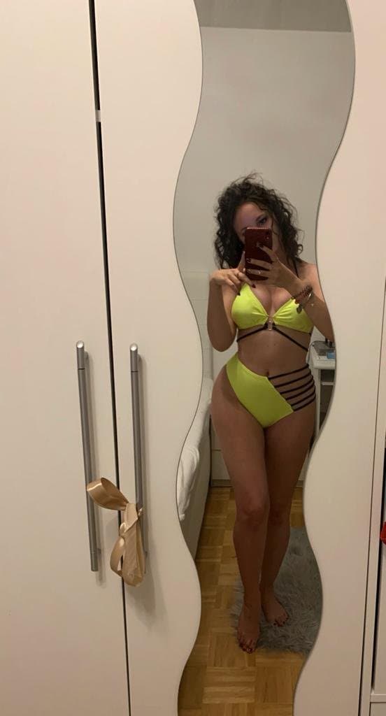 Hot Russian girl send me hot pics while getting married