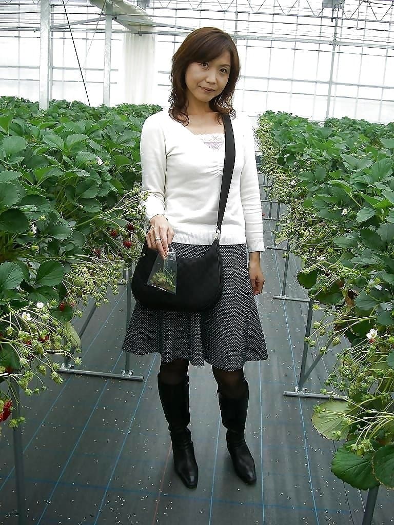 Perfect Japanese 45 Y.O. Mom