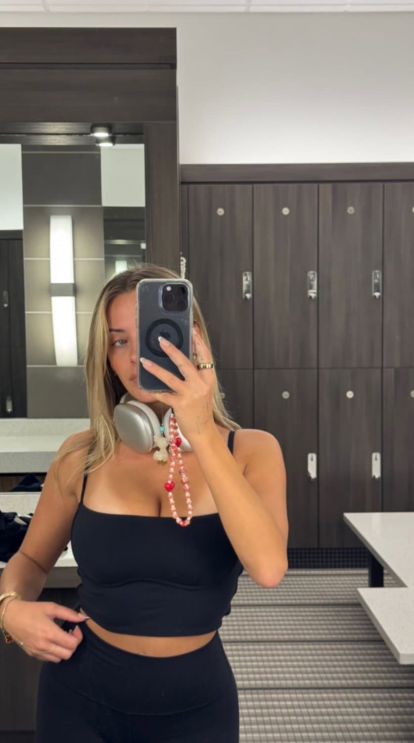 Corinna Kopf sexy ass