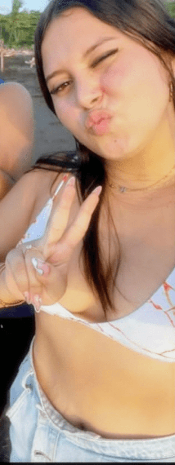 La sexy flaca tica y sus hermanas ?