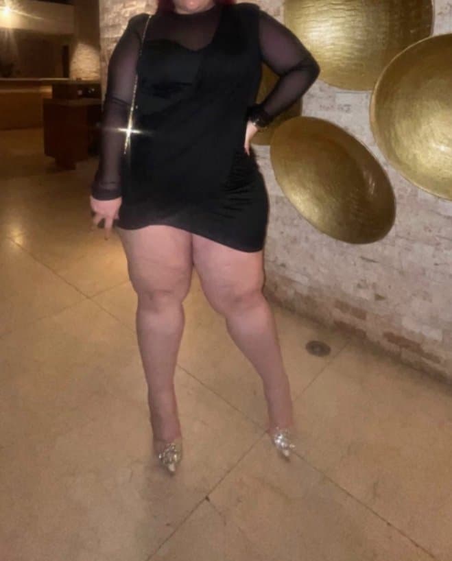 Pretty red big booty bitch ?