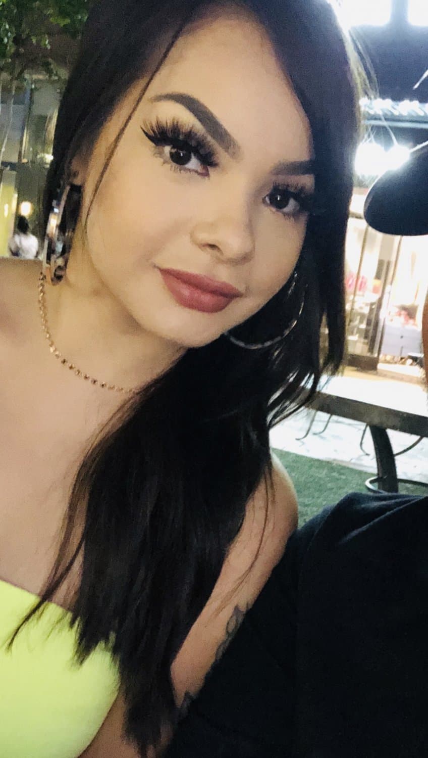 Sexy gold digger from Fresno Ca