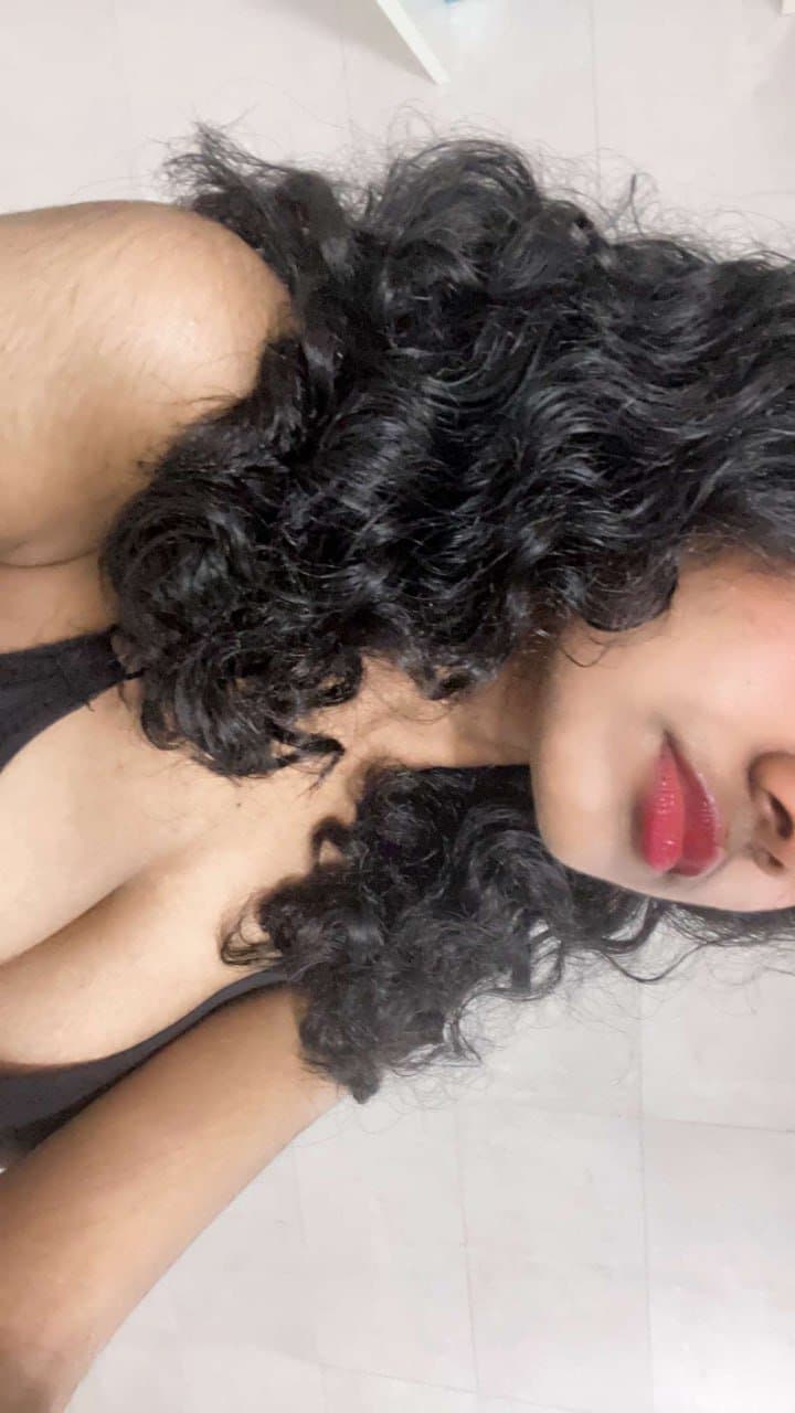 Sexy Hijabi Indian Gf sexy pics and vids leaked