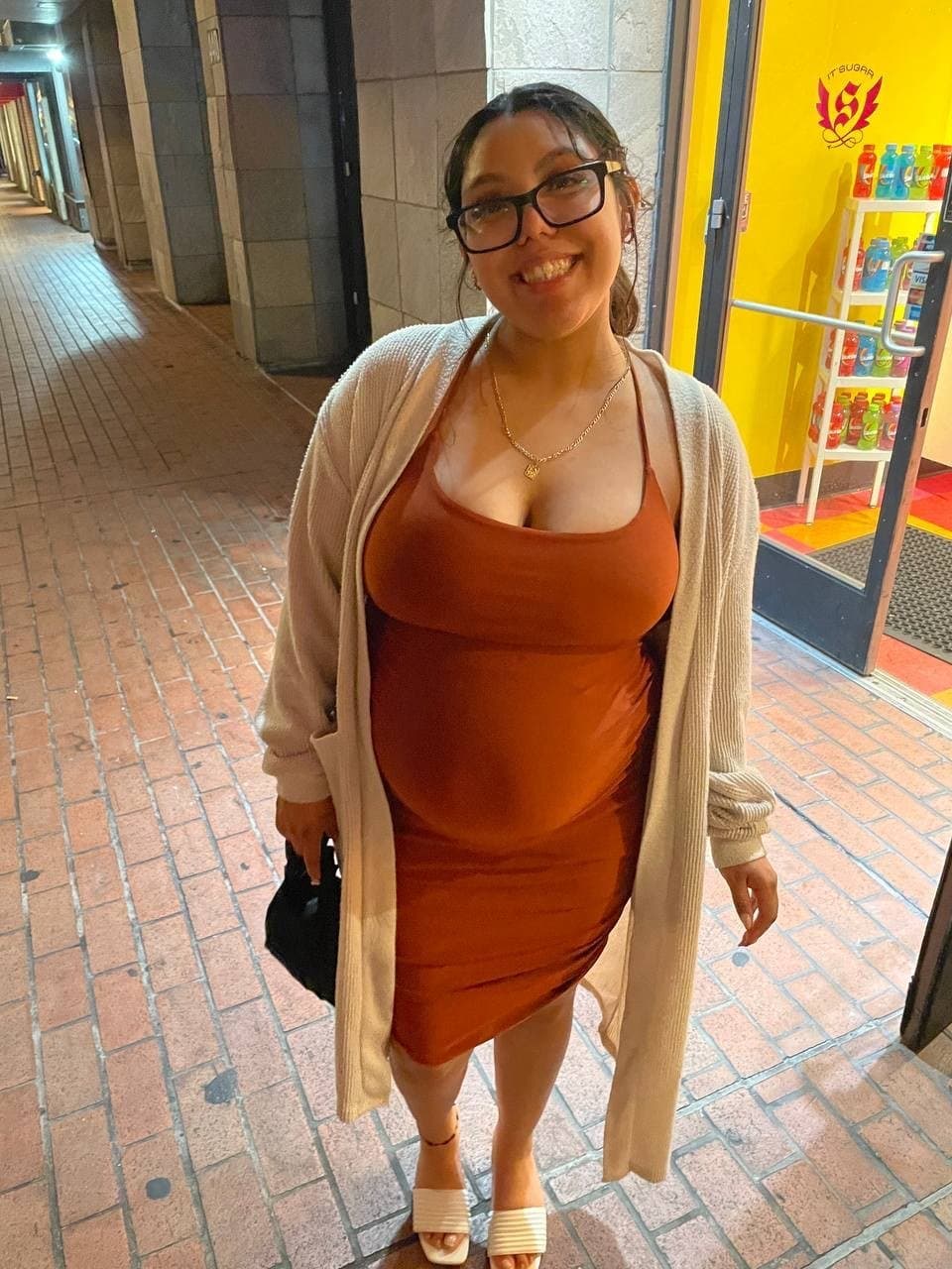 Nasty body Yoselin Pilar Garcia- new Carrolton Maryland loves to eat man ass and show gaped asshole