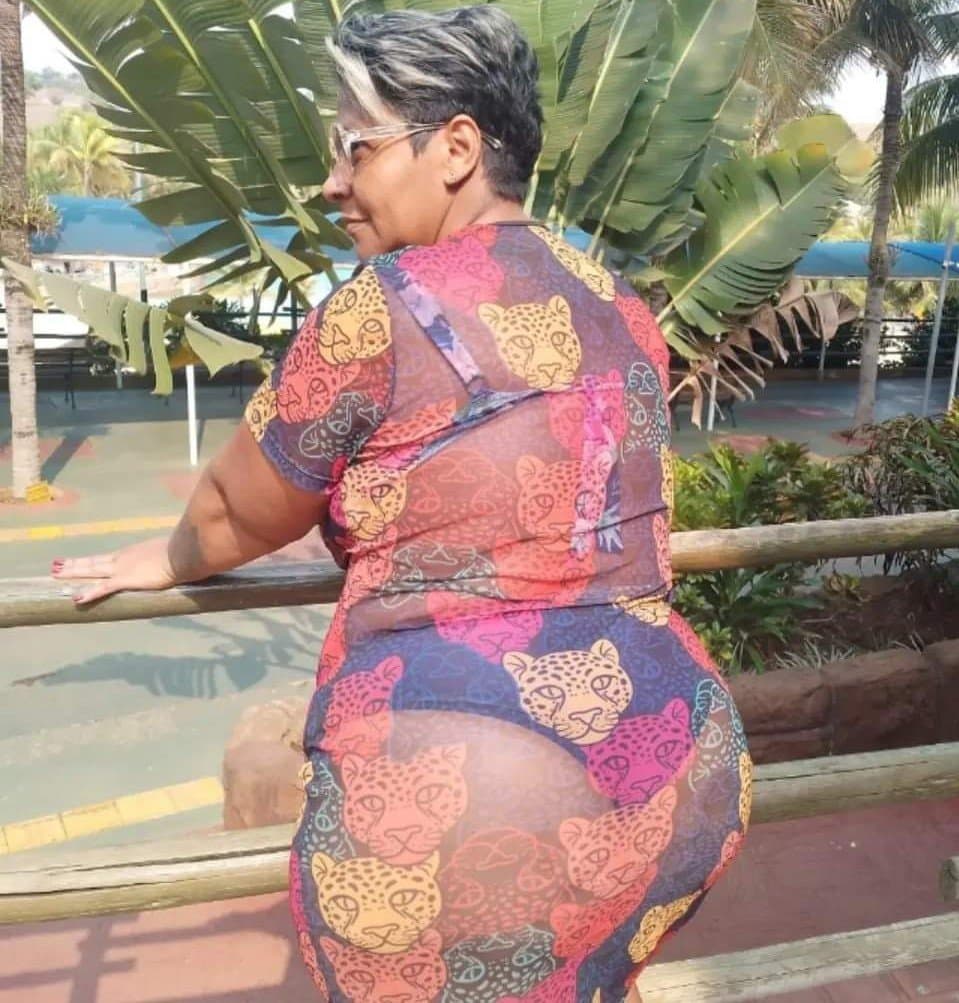 Coroa rabuda ensaio sensual