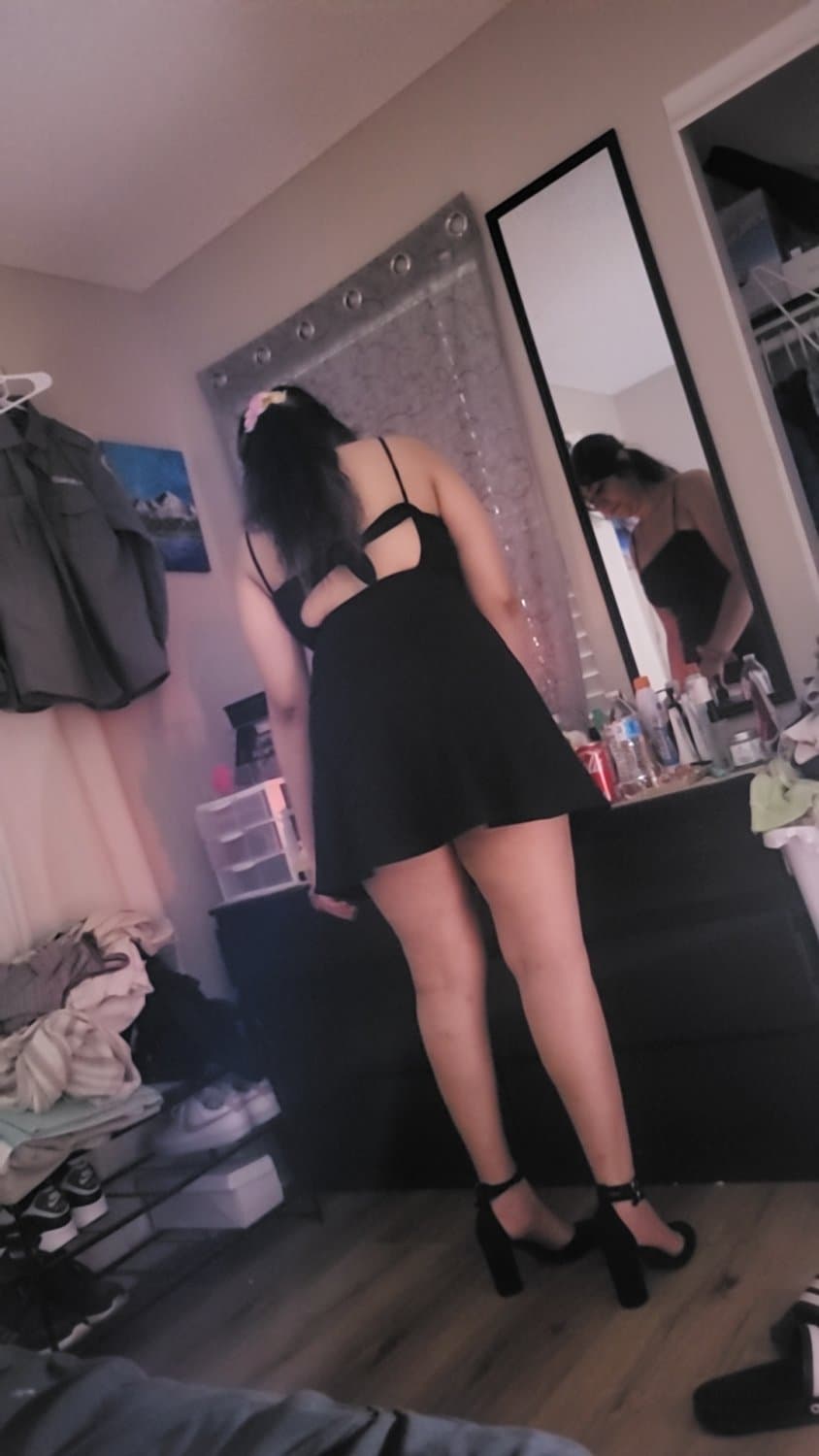 Fine ass latina has my cock throbbing. Rate her and repost the cum toy. Rate in comments!!!!!