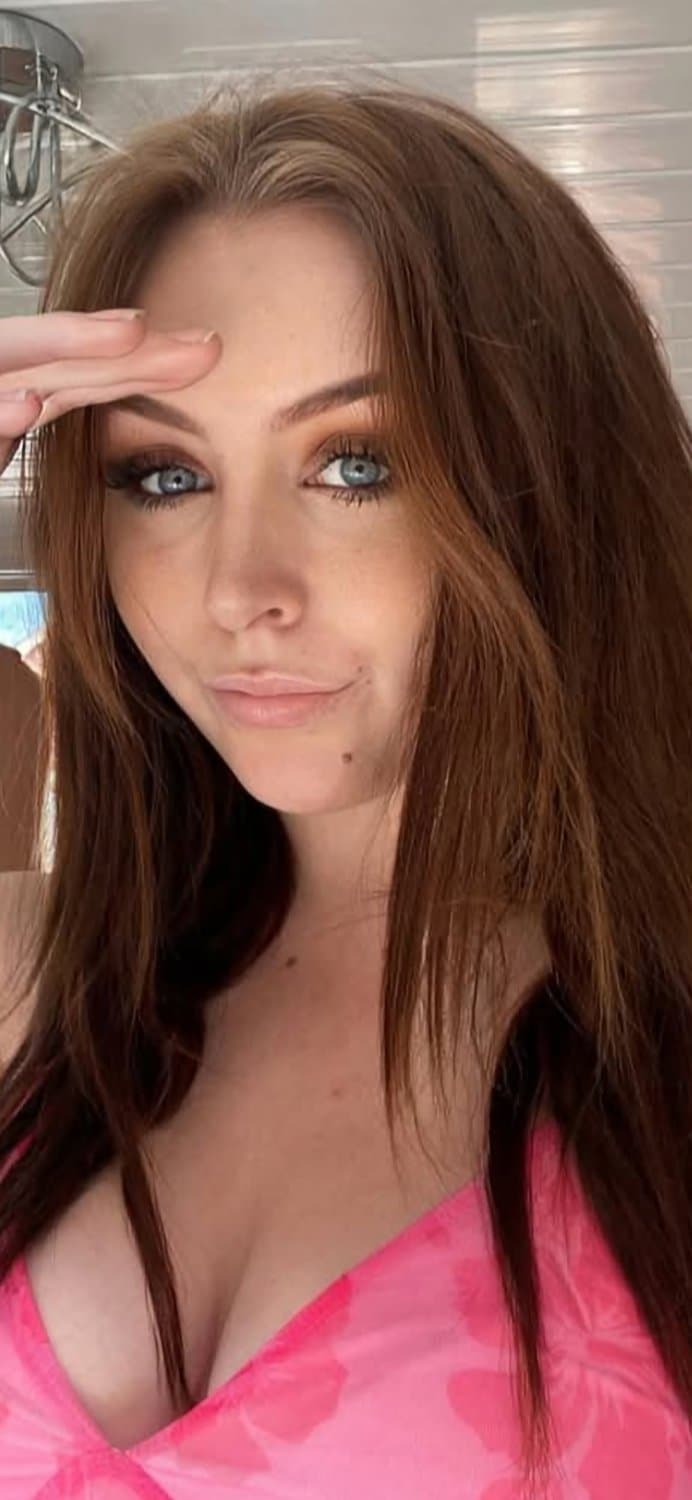 Chloe Munson: filthy slut spitroasted the other weekend after cheating on her boyfriend.Dm for video