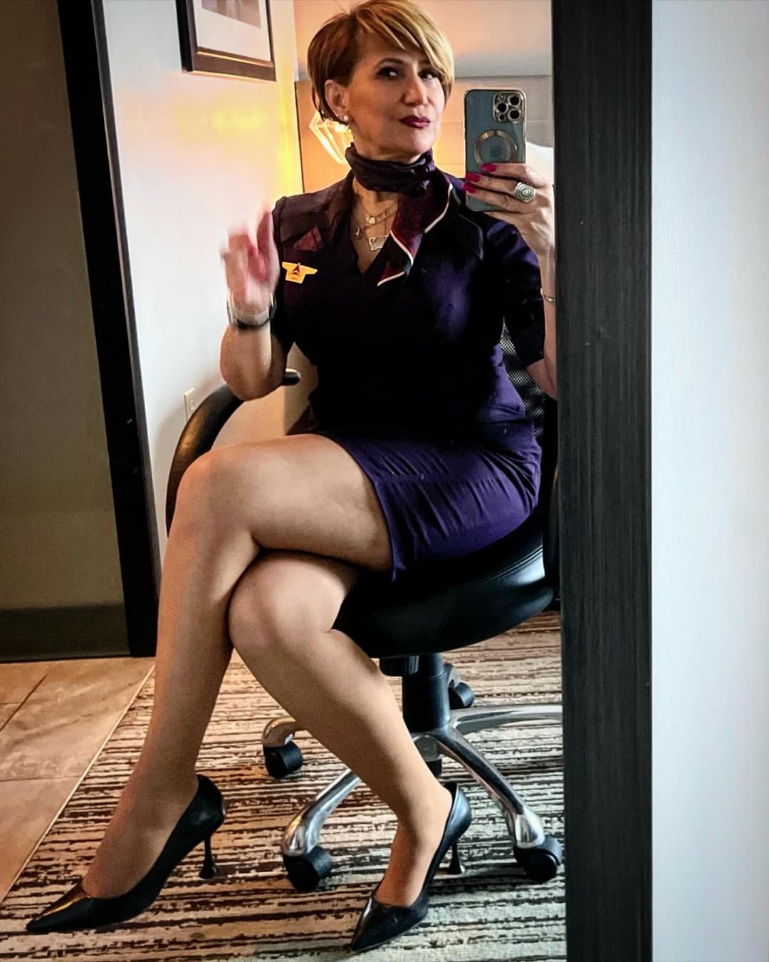 Thick Gilf flight attendant