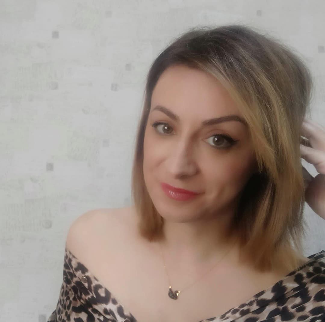 My friends Greek mom I want to fuck her very bad cum on her