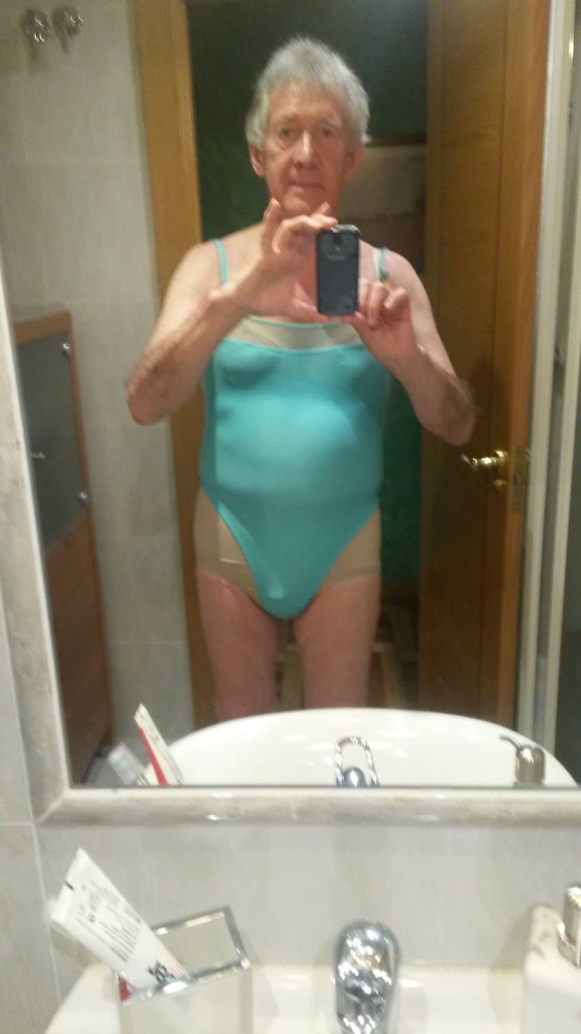 1Fernando Afeminado Lencería Mujer Rosa (2)