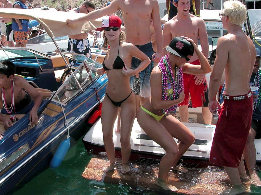 Click to view full size Unknown Hottie, Lake Havasu Memorial Day Weekend 2003 Pt. 2