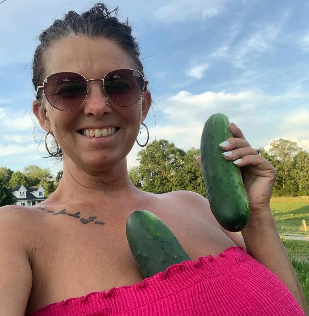 Mature White Trash Biker Chick Jennifer Big Boobs