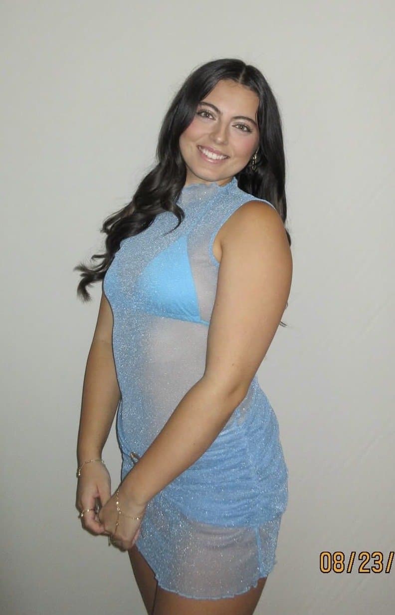 Which sister are you fucking first? Sophia on left or Alexa darker sister on right