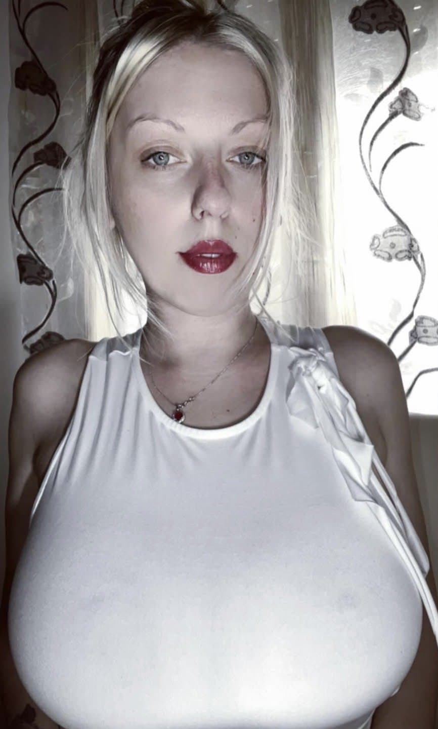 Blonde milf with huge boobs is hungry for some cock