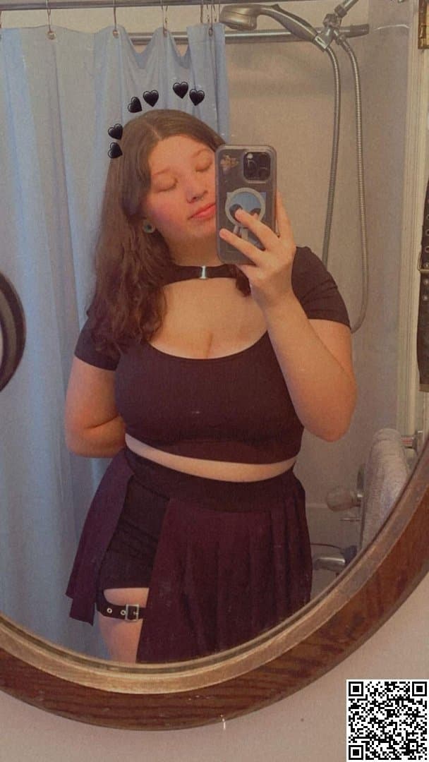 Kaylee - 23yo Big Tits (Non-nude)