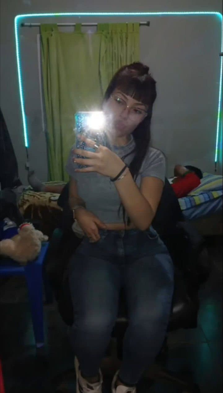 morbo a esta pendejita argentina, Nahir Solis, novio cornudo