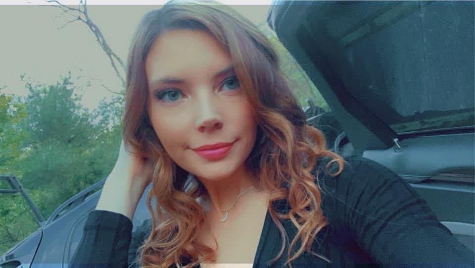 Iced out slut ex is horny 24/7 ready to be a slut