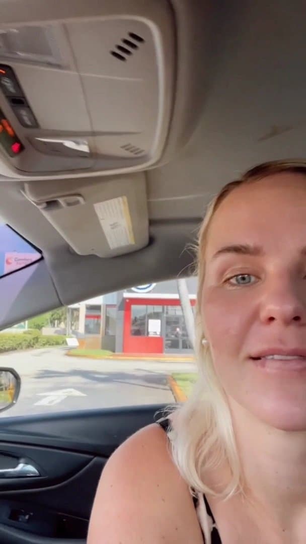 Girlfriend blows BBC in the front seat ?‍♀️?