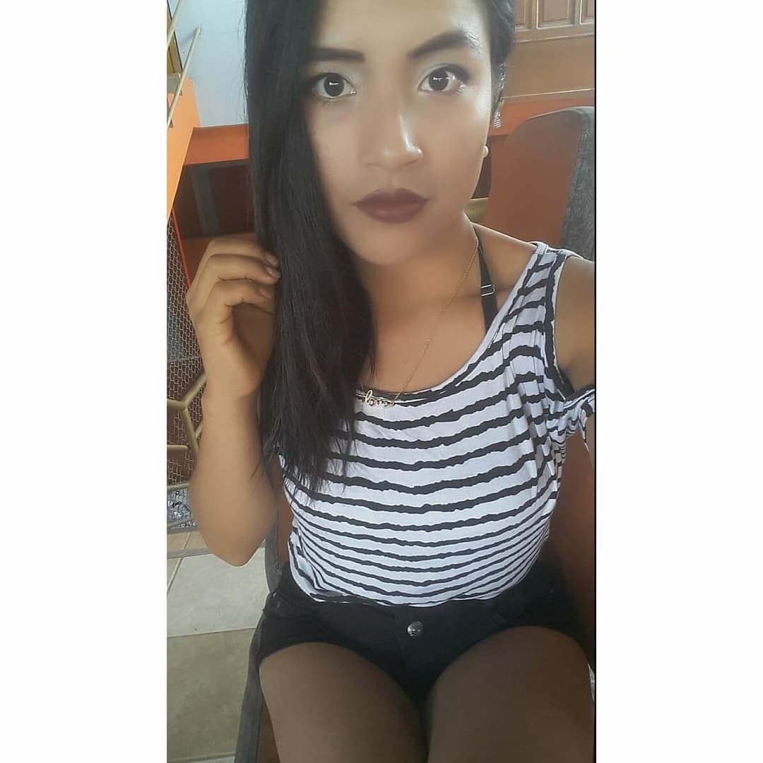 Peruana mostrando la concha