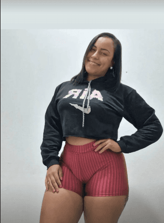 Morena bucetuda, exibe o capô de fusca | Thick Latina, thick pussy cameltoe