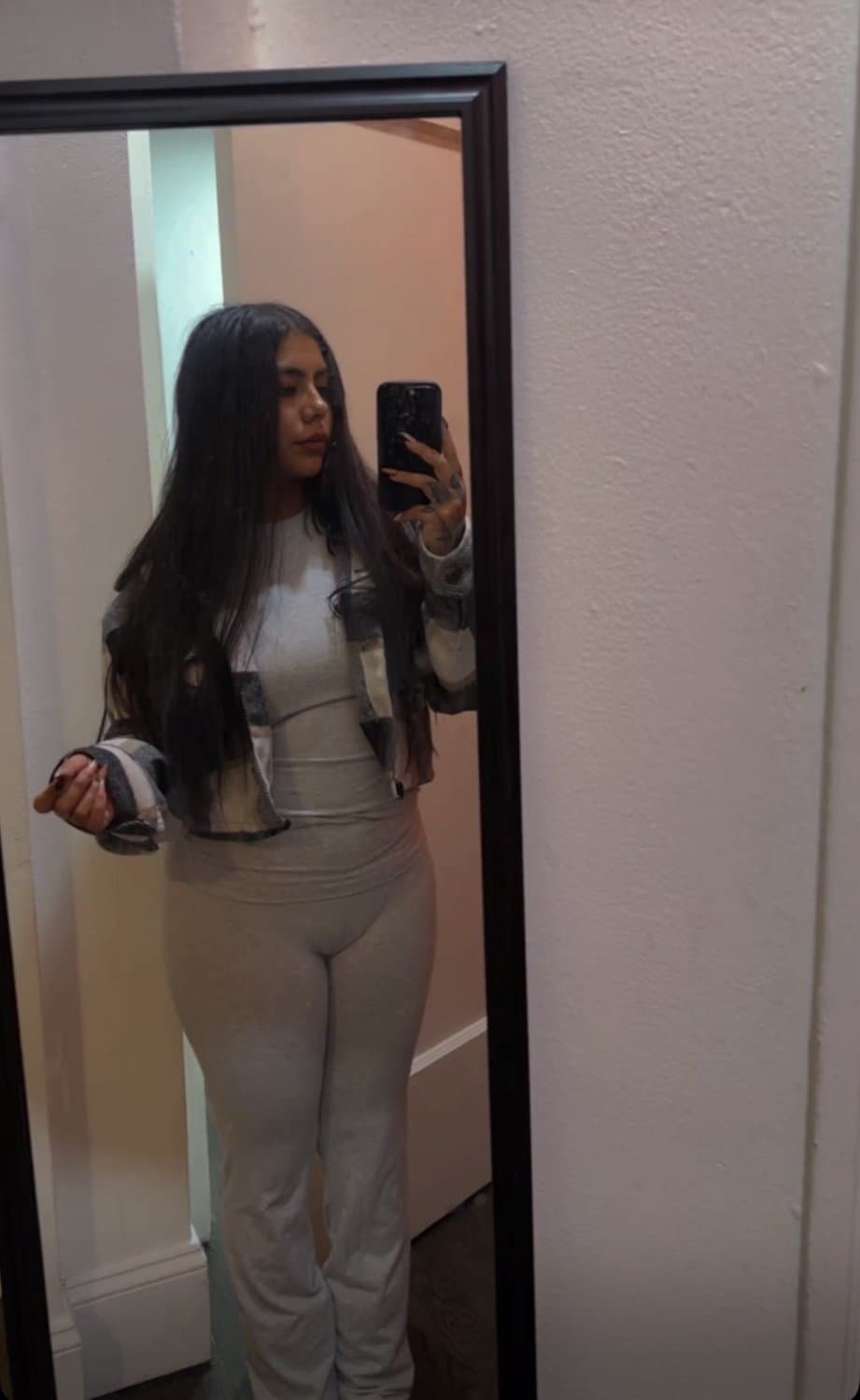 She used to fuck for weed lol 23 year old slut is a single mom from Chicago. I miss her footjobs