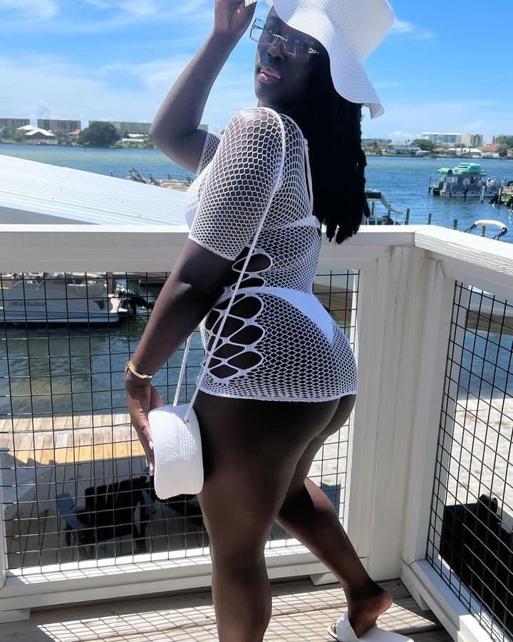 Chunky Rasta hoe on vacation