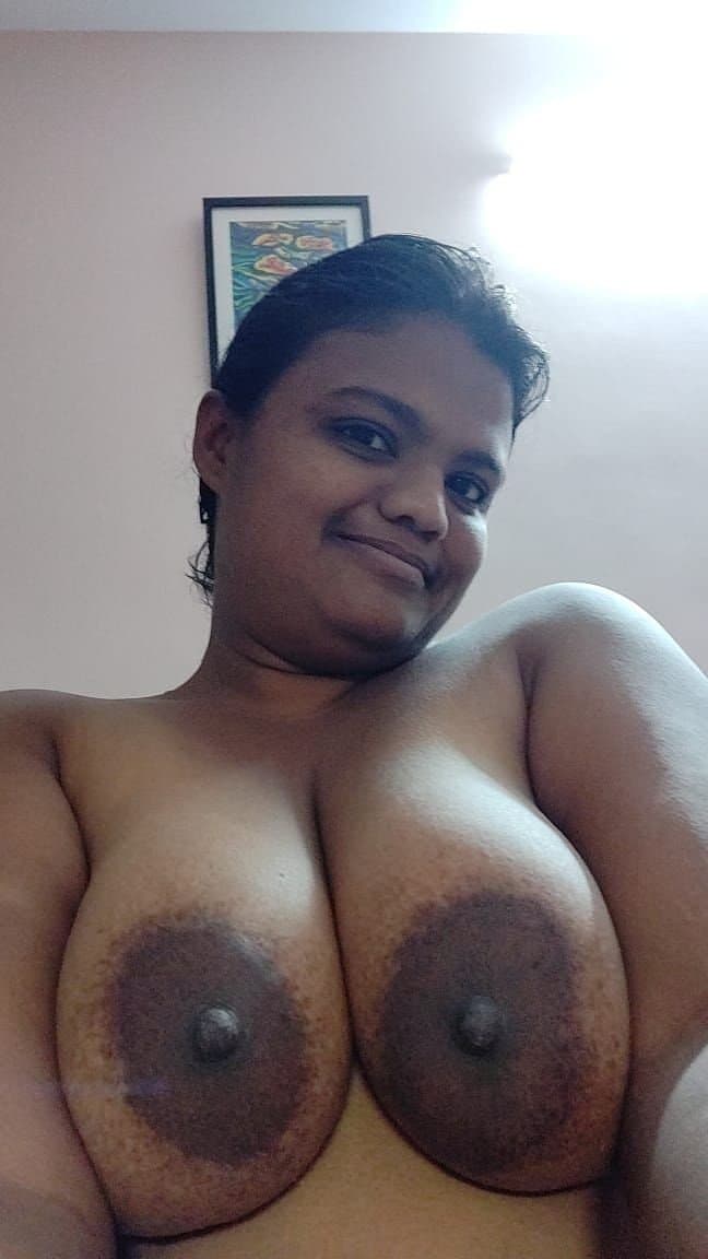 Famous Indian Webslut Likes to Show Off