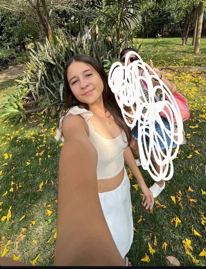 Anna laura, novinha escolar gostosa