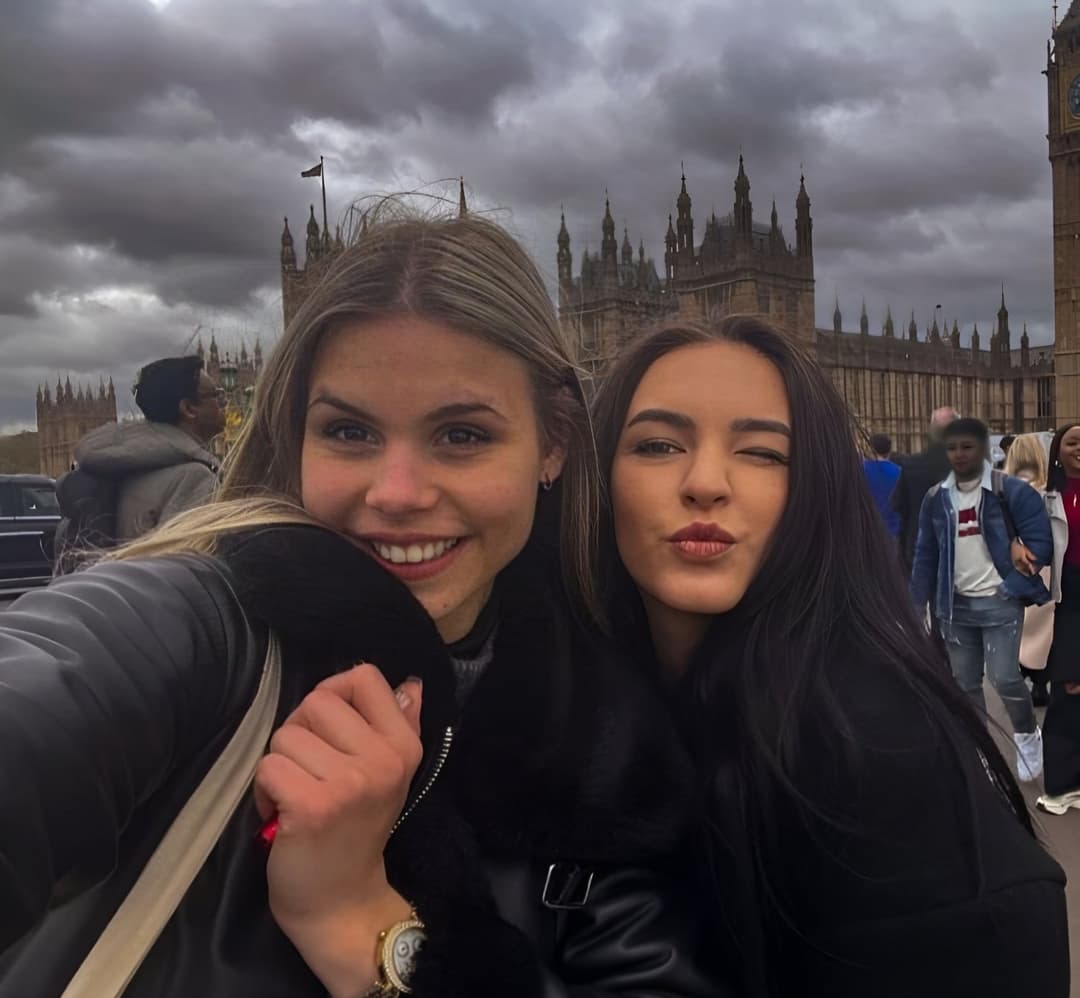 [kik]shsjebbd biggest fantasy of mine is to fuck my buds slut and her friend and have my gf watching