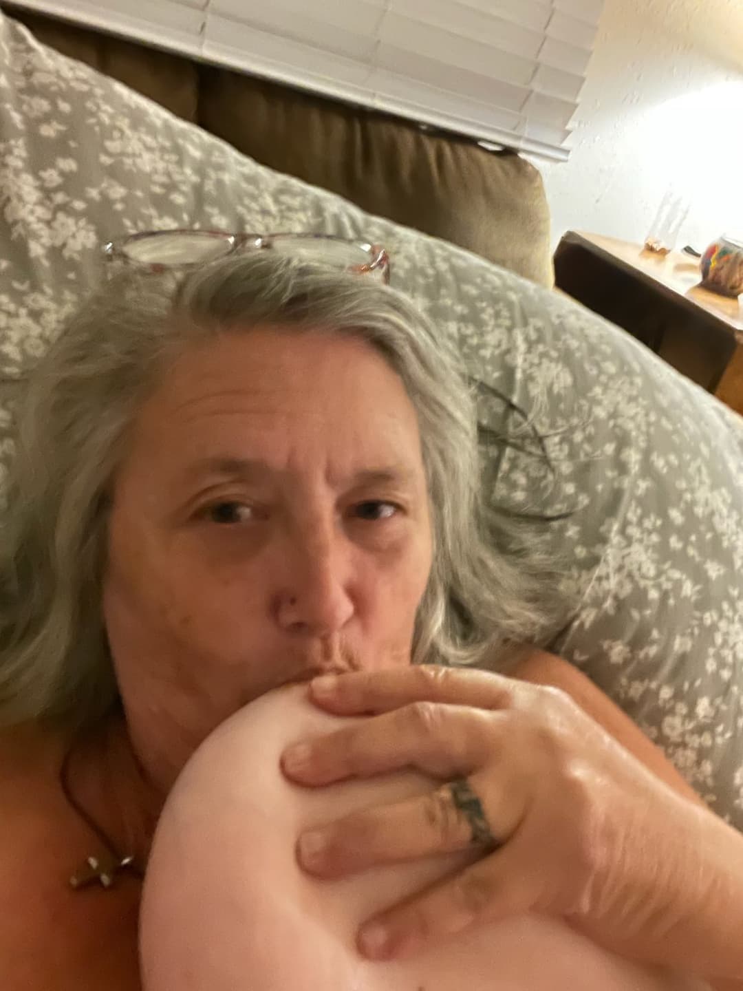 Nymphomaniac GILF Carrie