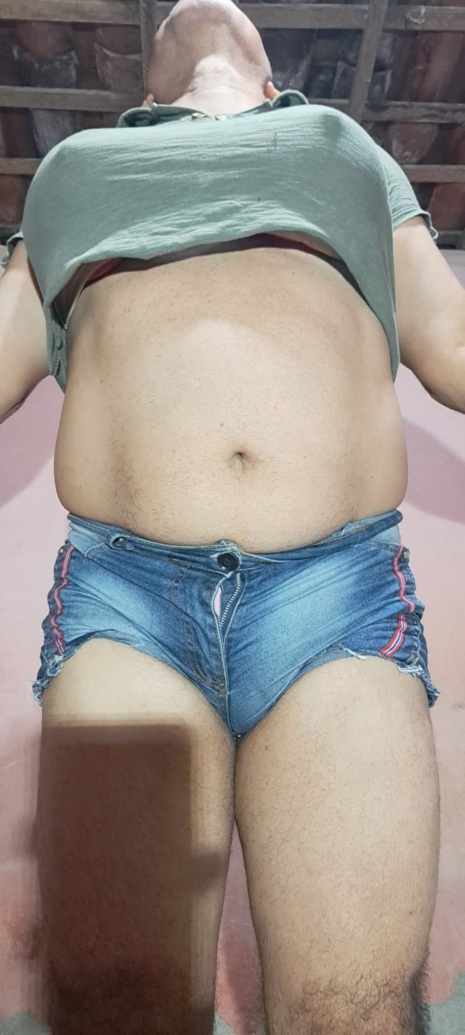 mostrando meu cuzinho