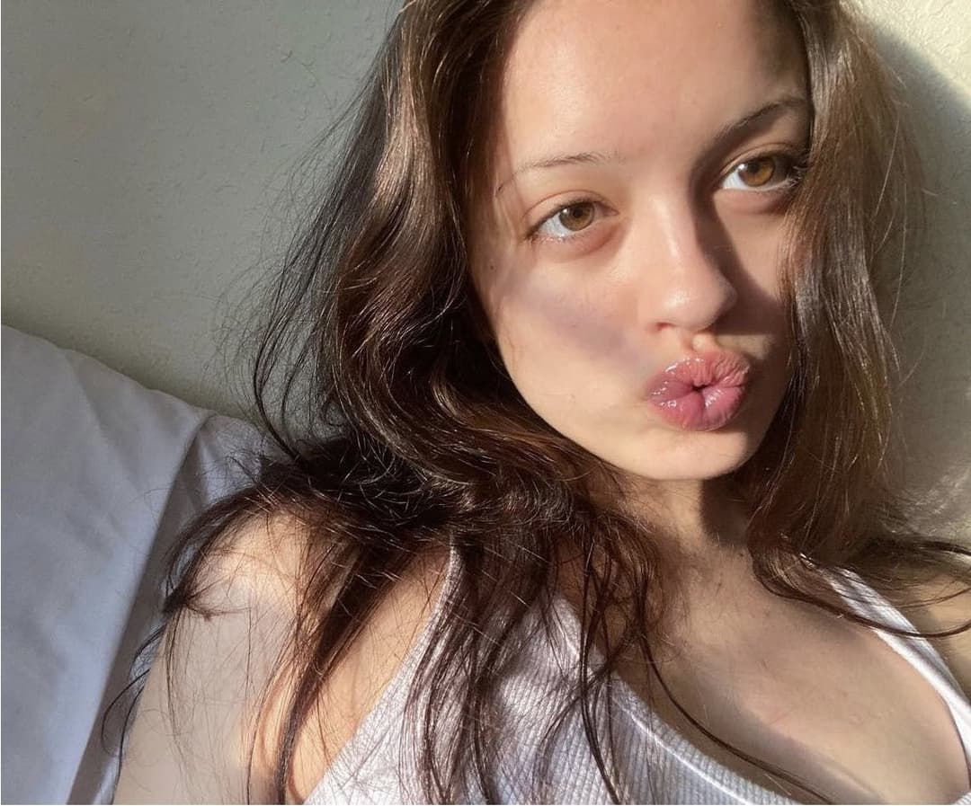 Duck lips pouting teens dsl