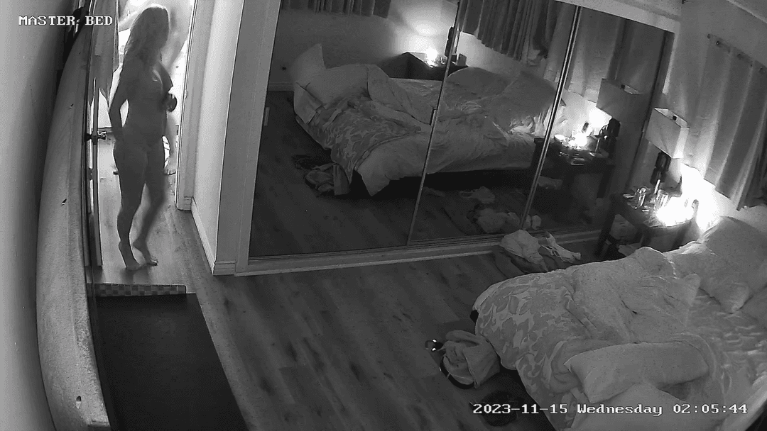 When you have a Hot GF.. But you still Cheats, with your Divorced Middle Aged Friend