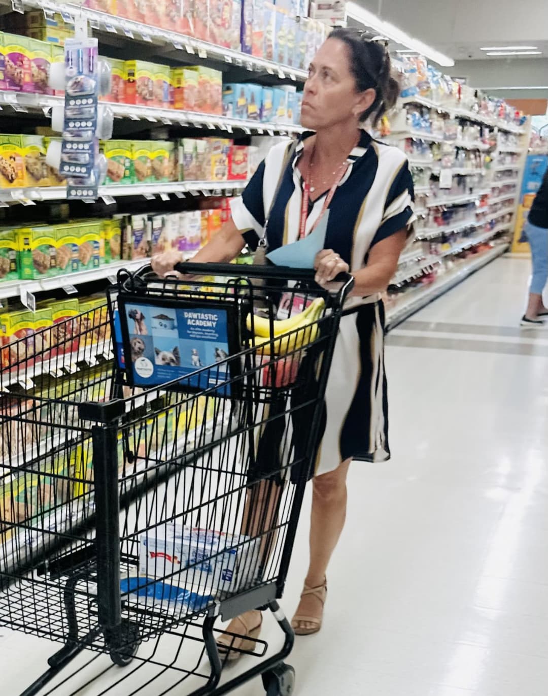 Random HotMoms & Milfs who are Fuckable & there Feet