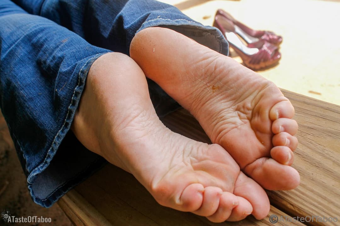 Amateur FJ Model - Stacie