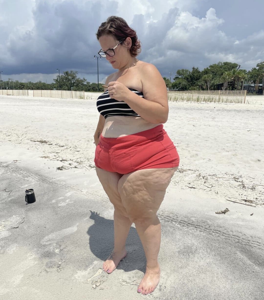 Click to view full size Phat ass white goon meat Bbw