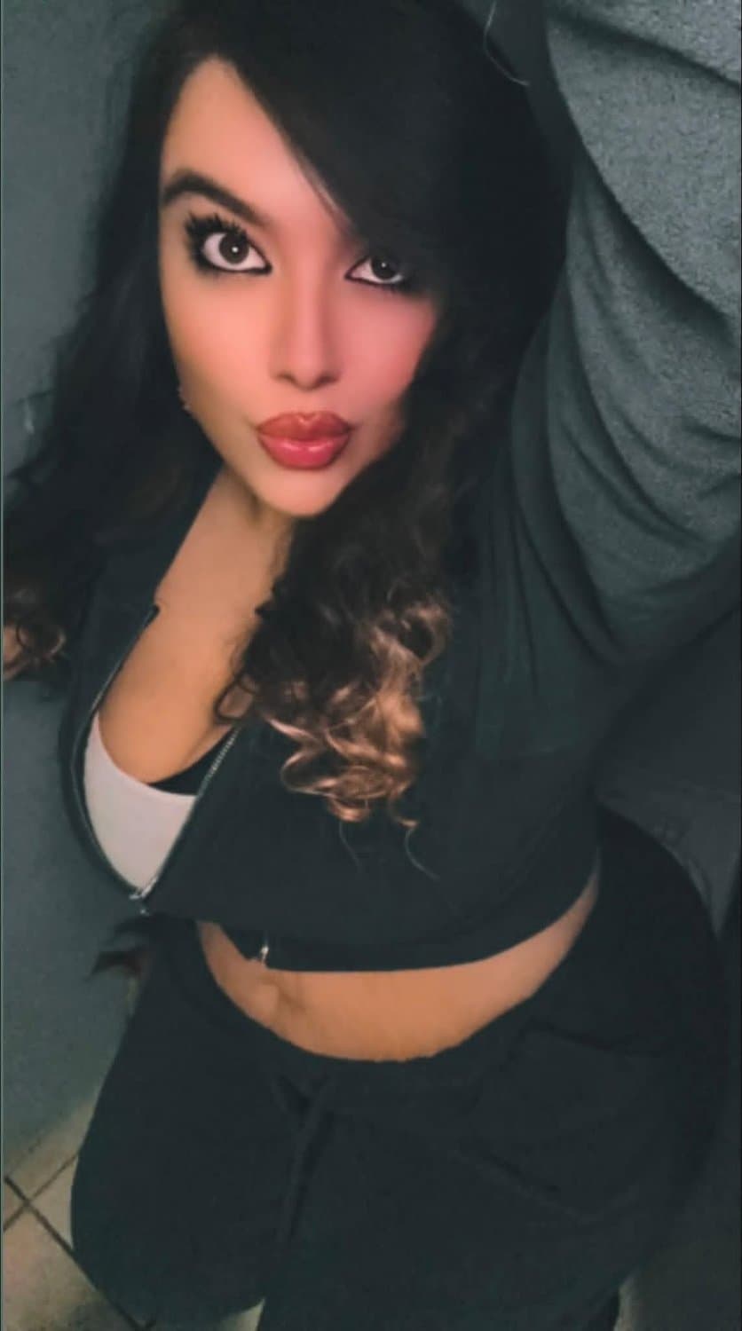 Alyssa Romero big titties and thick ass ! I cum to her everyday