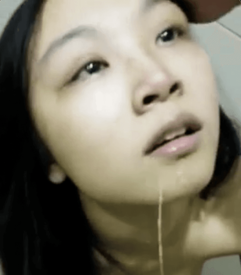 rough face fuck making her gag