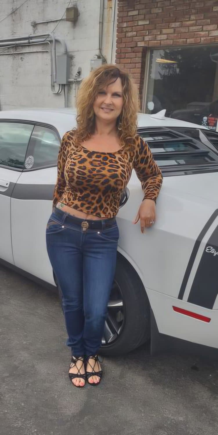 Hot Mature Busty Tattoo Wife Elizabeth